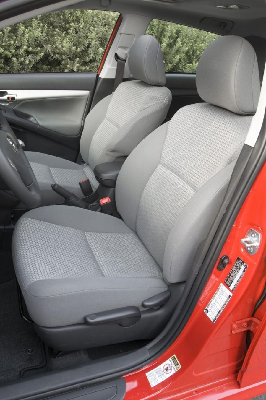  Toyota Corolla Matrix 2009 года  (фото 11 из 43)